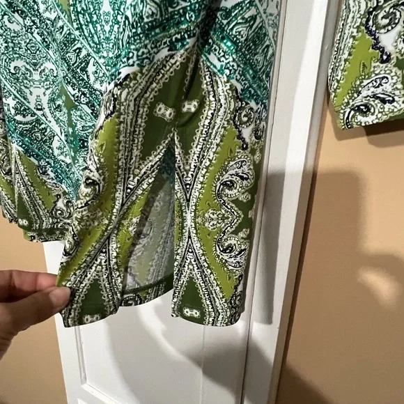 Susan Graver Liquid Knit printed tunic.  Shades of green with white throughout. - Picture 10 of 12